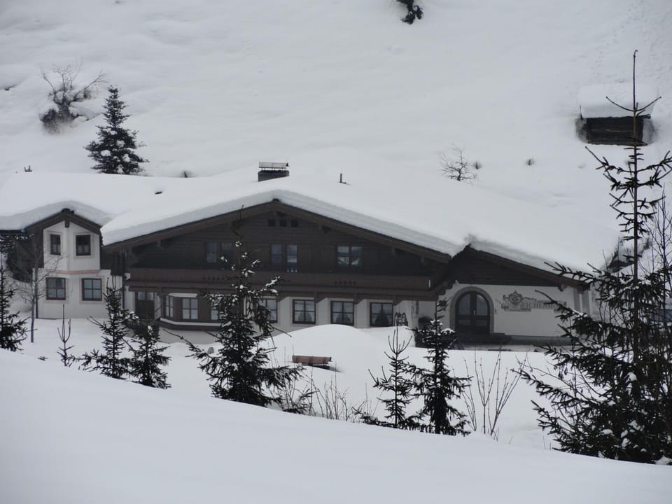Property building, Winter