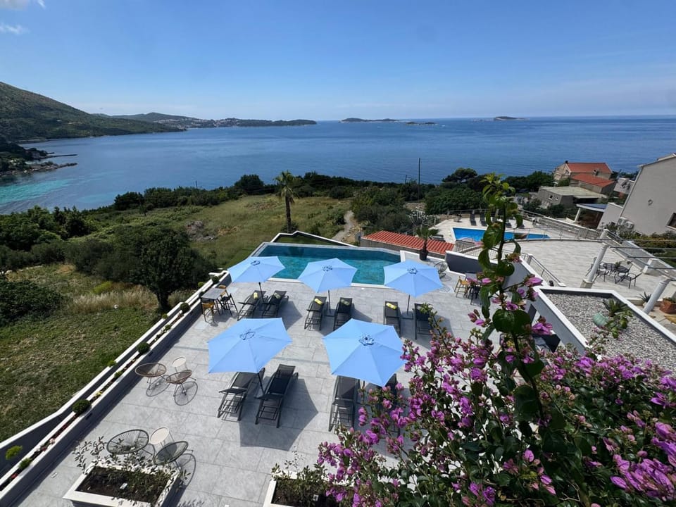 Patio, Pool view, Swimming pool, sunbed