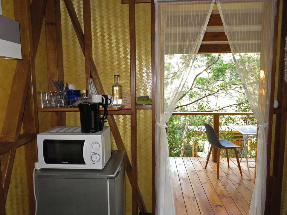 Coffee/tea facilities, Dining area