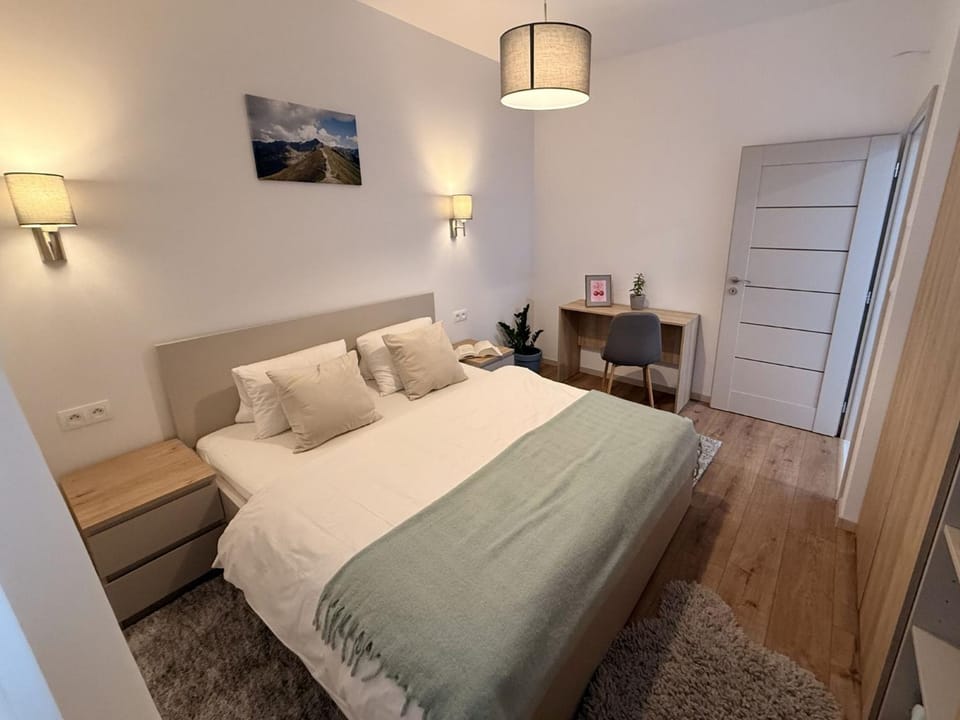Bedroom, Family, Family, Family