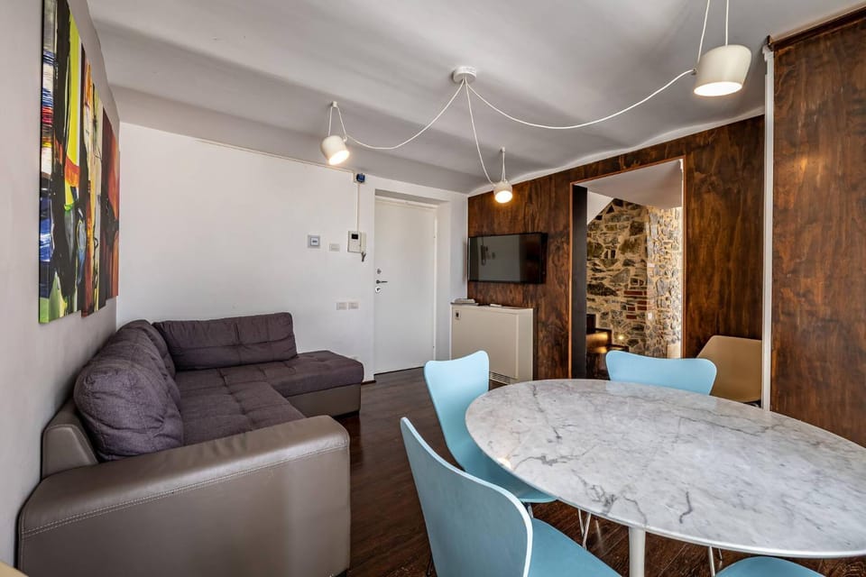 Communal lounge/ TV room, Living room
