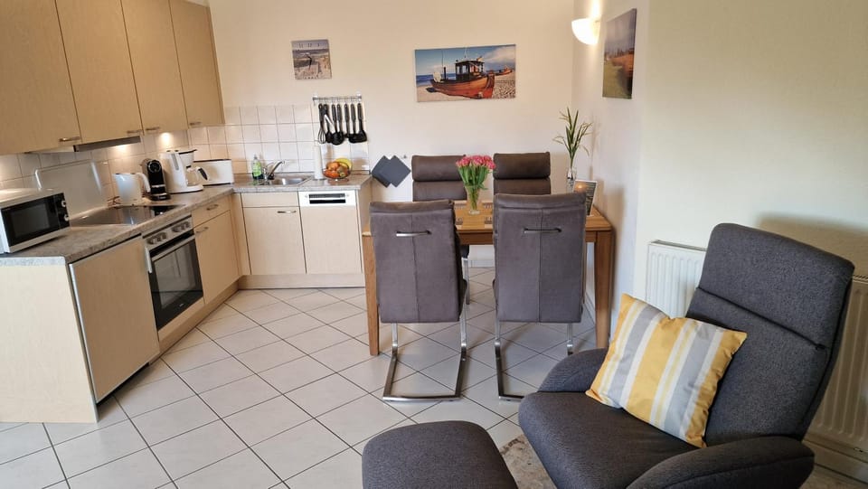 Kitchen or kitchenette, Dining area, Food, stove, kitchen