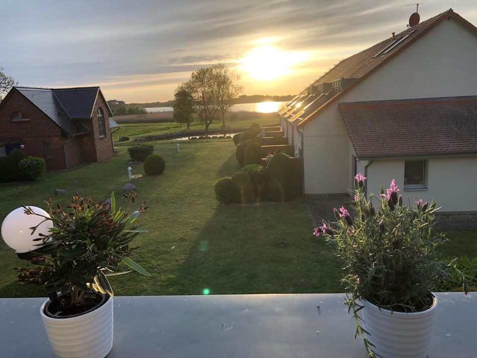 Property building, Balcony/Terrace, Sunset