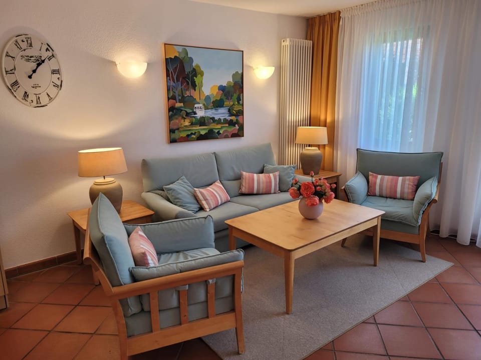Living room, Photo of the whole room