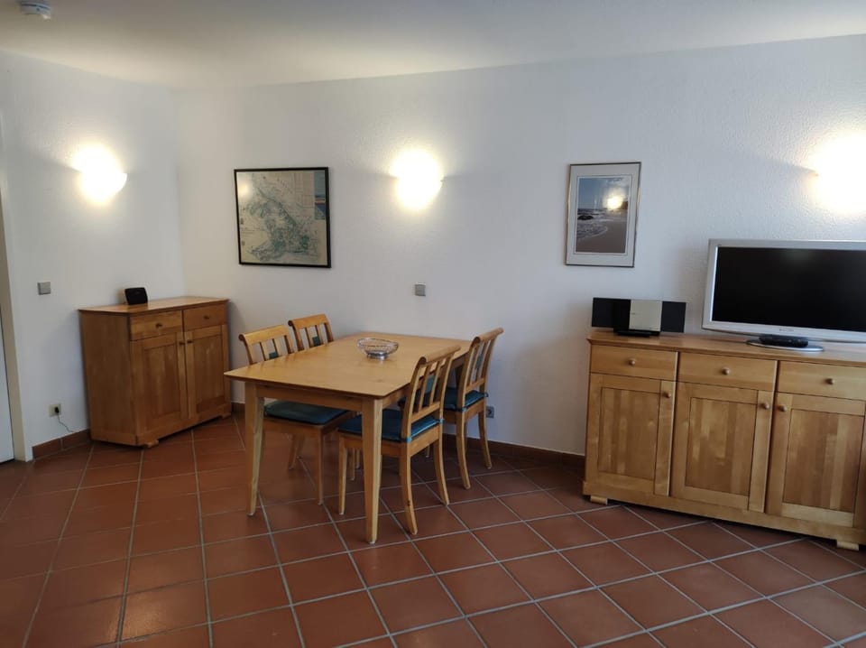 TV and multimedia, Dining area