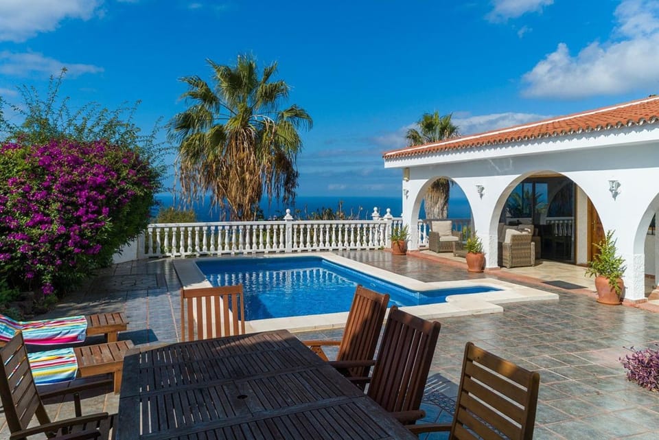 Property building, Pool view, Swimming pool