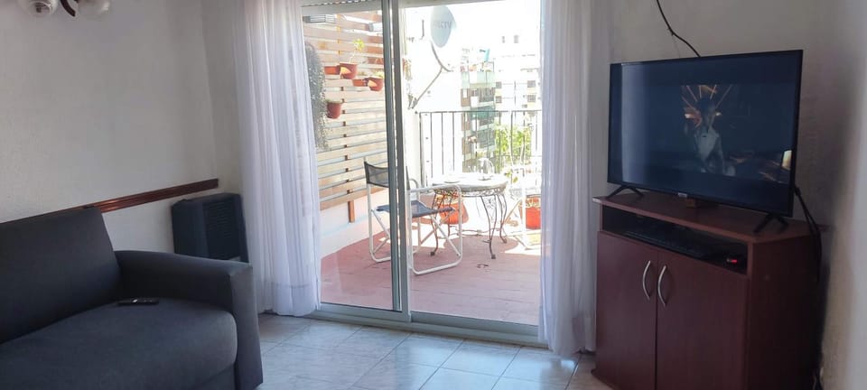 Communal lounge/ TV room, TV and multimedia, Balcony/Terrace
