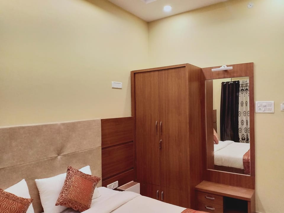Bed, Photo of the whole room, Bedroom, wardrobe