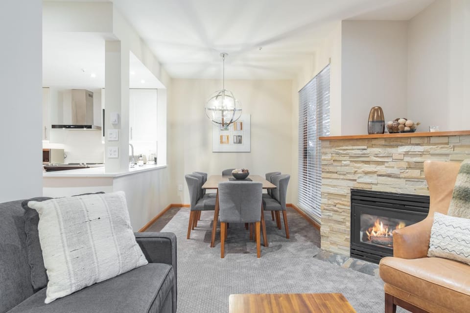 Living room, Seating area, Dining area, flat iron