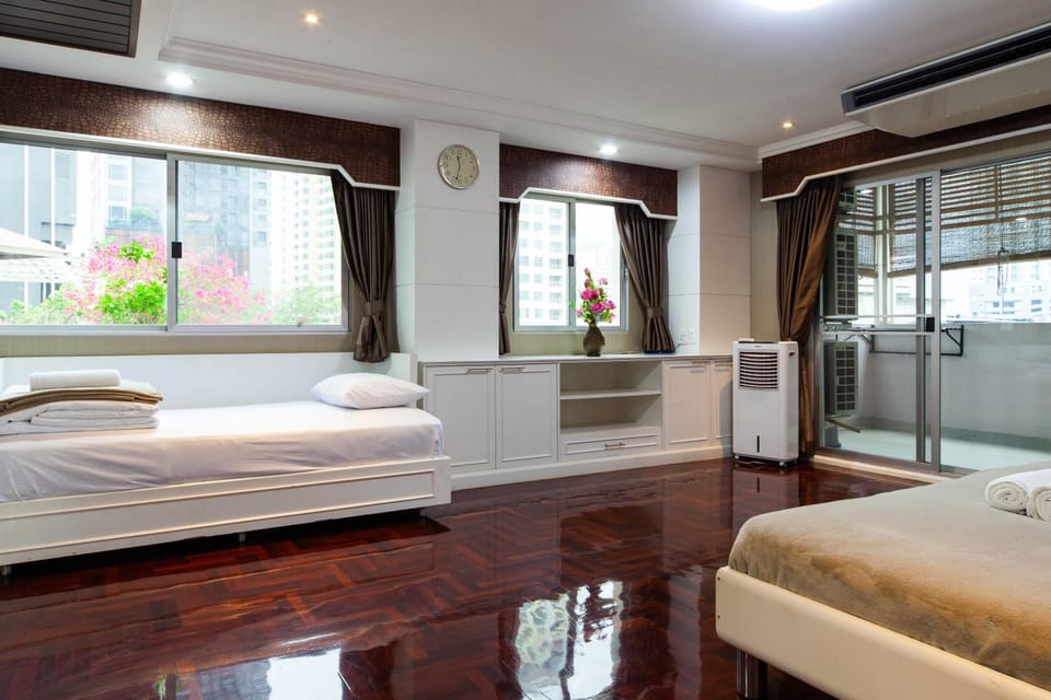 Bed, Bathroom, Photo of the whole room, Bedroom, towels
