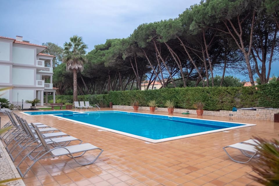 Stunning Caravelas Apartment House in Amoreira