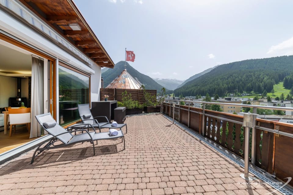 Spring, Day, Natural landscape, View (from property/room), Balcony/Terrace, Seating area, Mountain view, sunbed