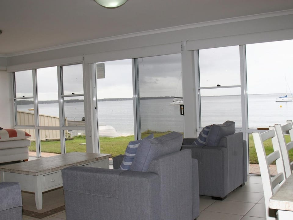 The Clippers 1 fabulous waterfront unit Apartment in New South Wales