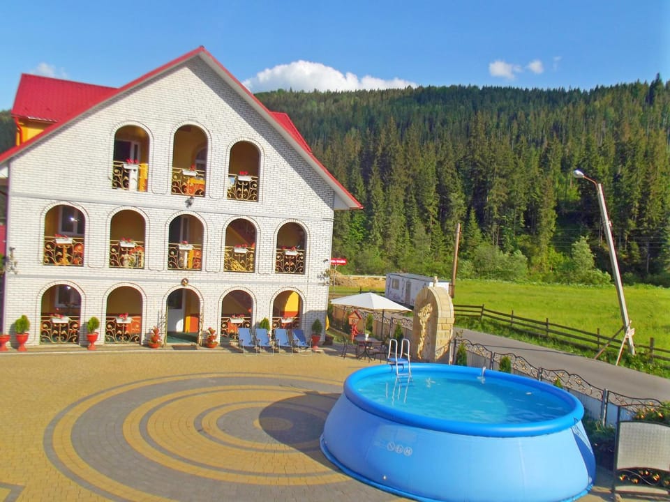 Property building, Facade/entrance, Swimming pool, Swimming pool