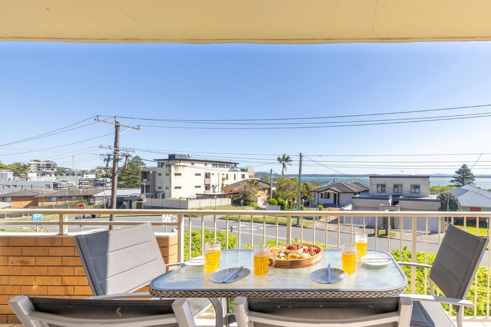 Yarramundi, 4,47 Magnus Street - air conditioned unit with air con, wi-fi, water views and close to town House in Nelson Bay