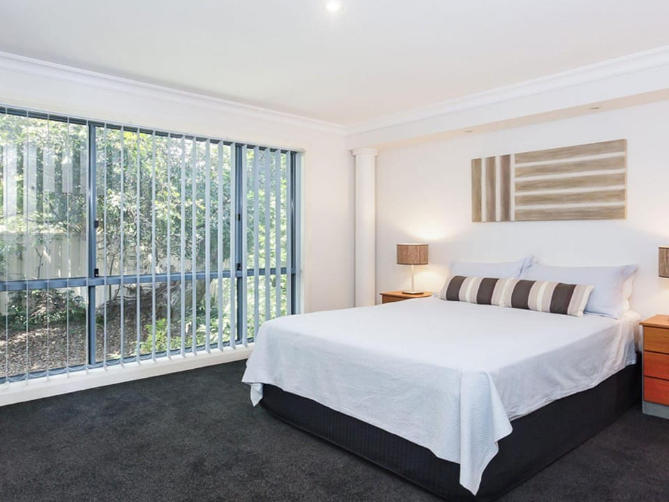 Sienna, 27a Christmas Bush Avenue - Duplex with aircon, wi-fi and close to Dutchie's Beach House in Nelson Bay