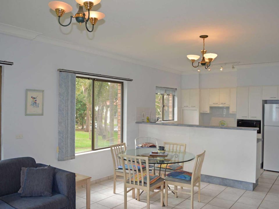 Sailfish, 3,46 Magnus Street - Unit with stunning water views and close to town Apartment in Nelson Bay