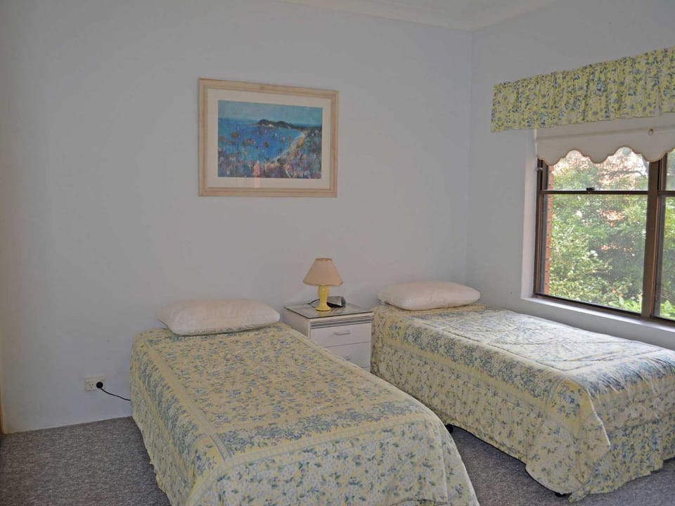 Sailfish, 3,46 Magnus Street - Unit with stunning water views and close to town Apartment in Nelson Bay
