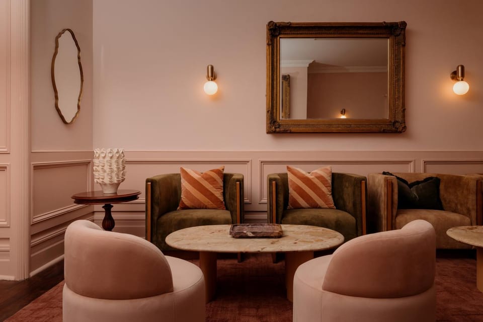 Lounge or bar
