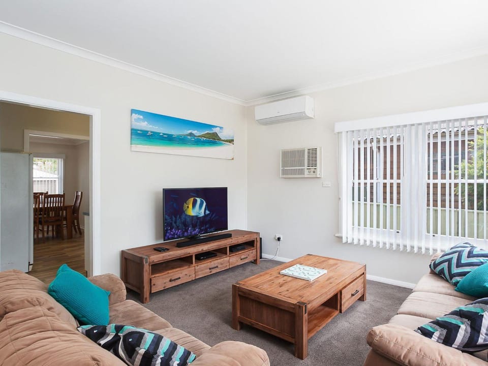 Sandy Shoal Shoal Bay Beach Cottage with aircon House in Shoal Bay