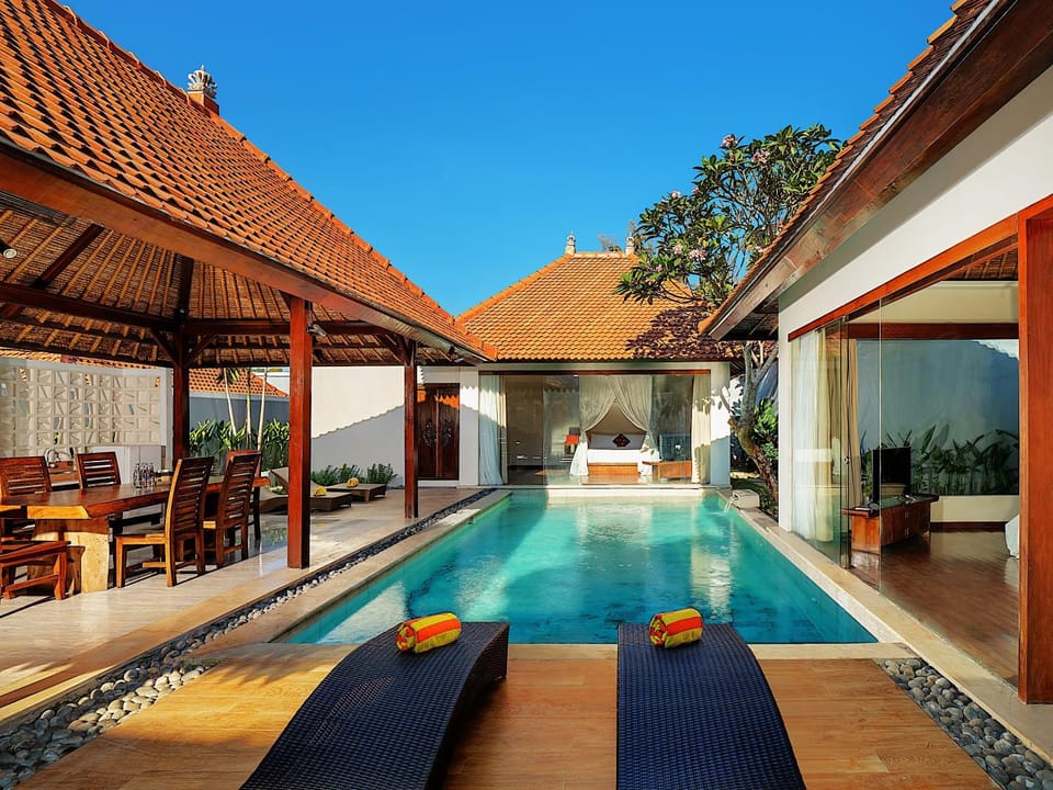 Property building, Swimming pool