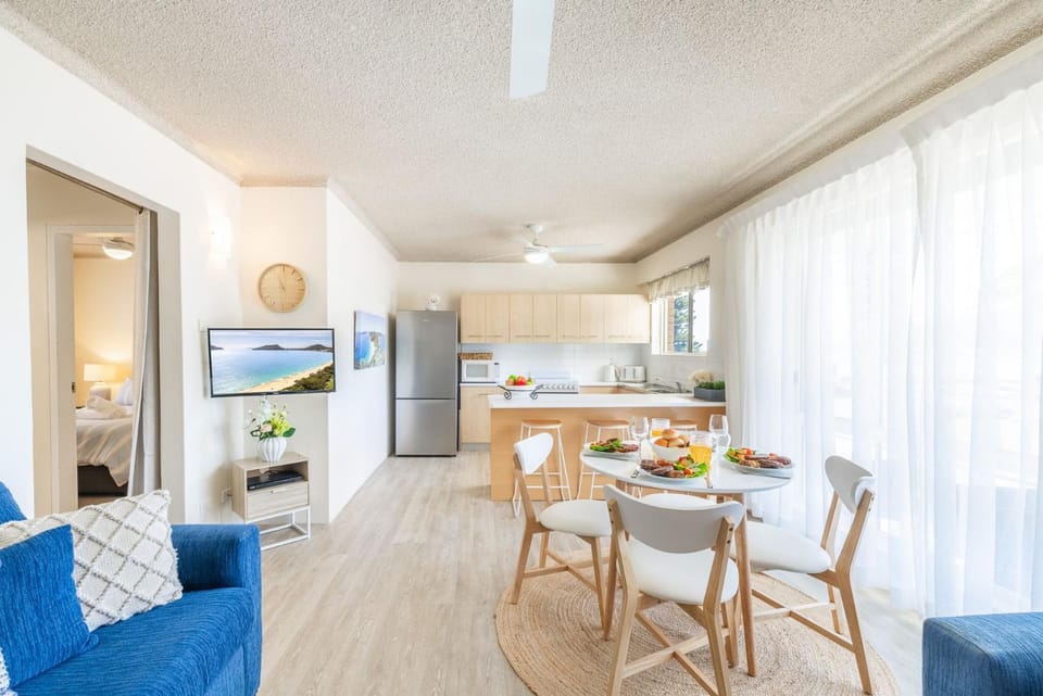 Shoal Towers, unit 1 11 Shoal Bay Road - Wi Fi Air Conditioning fantastic unit across the road from beach Apartment in Shoal Bay