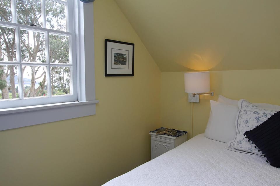 Seagull Inn Bed & Breakfast Bed and Breakfast in Mendocino