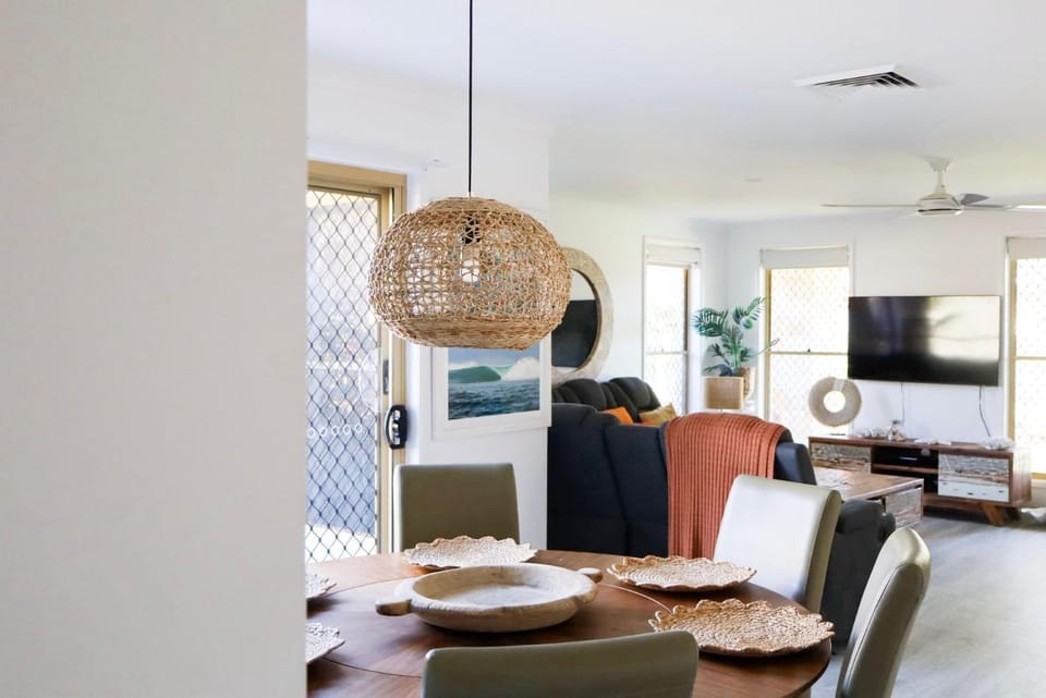 Kailani Beach House - Stone Real Estate Yamba House in Yamba