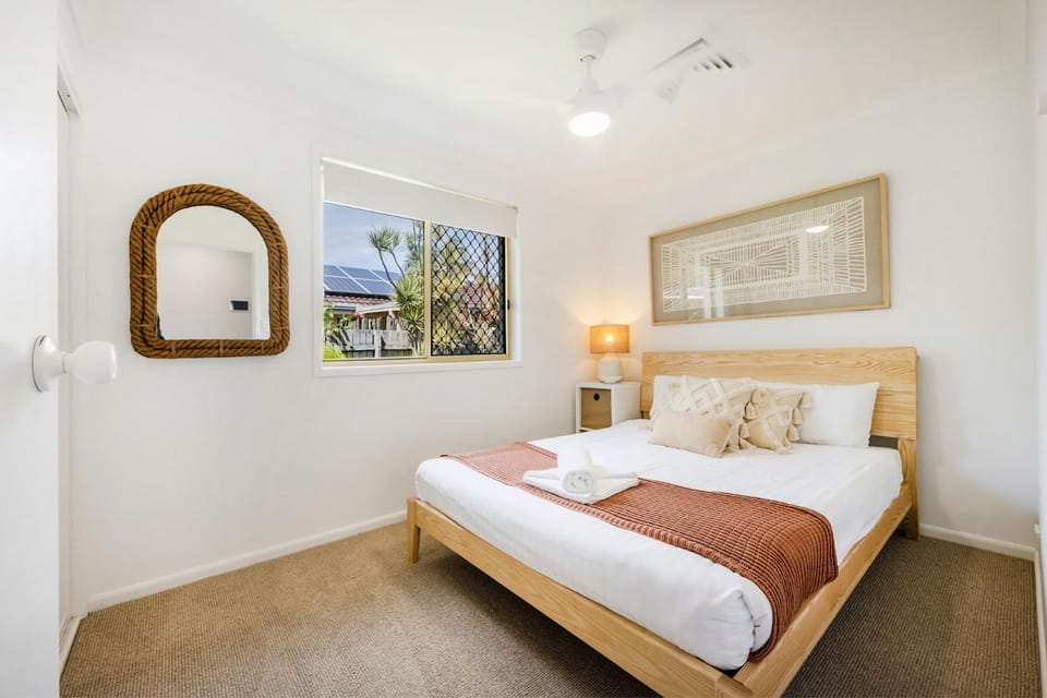 Kailani Beach House - Stone Real Estate Yamba House in Yamba