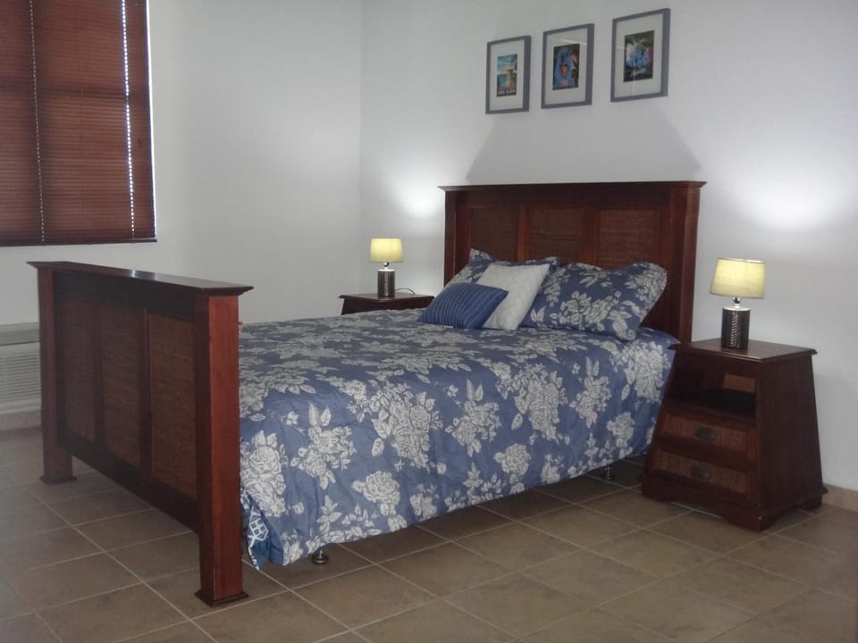 Photo of the whole room, Bedroom, Sea view