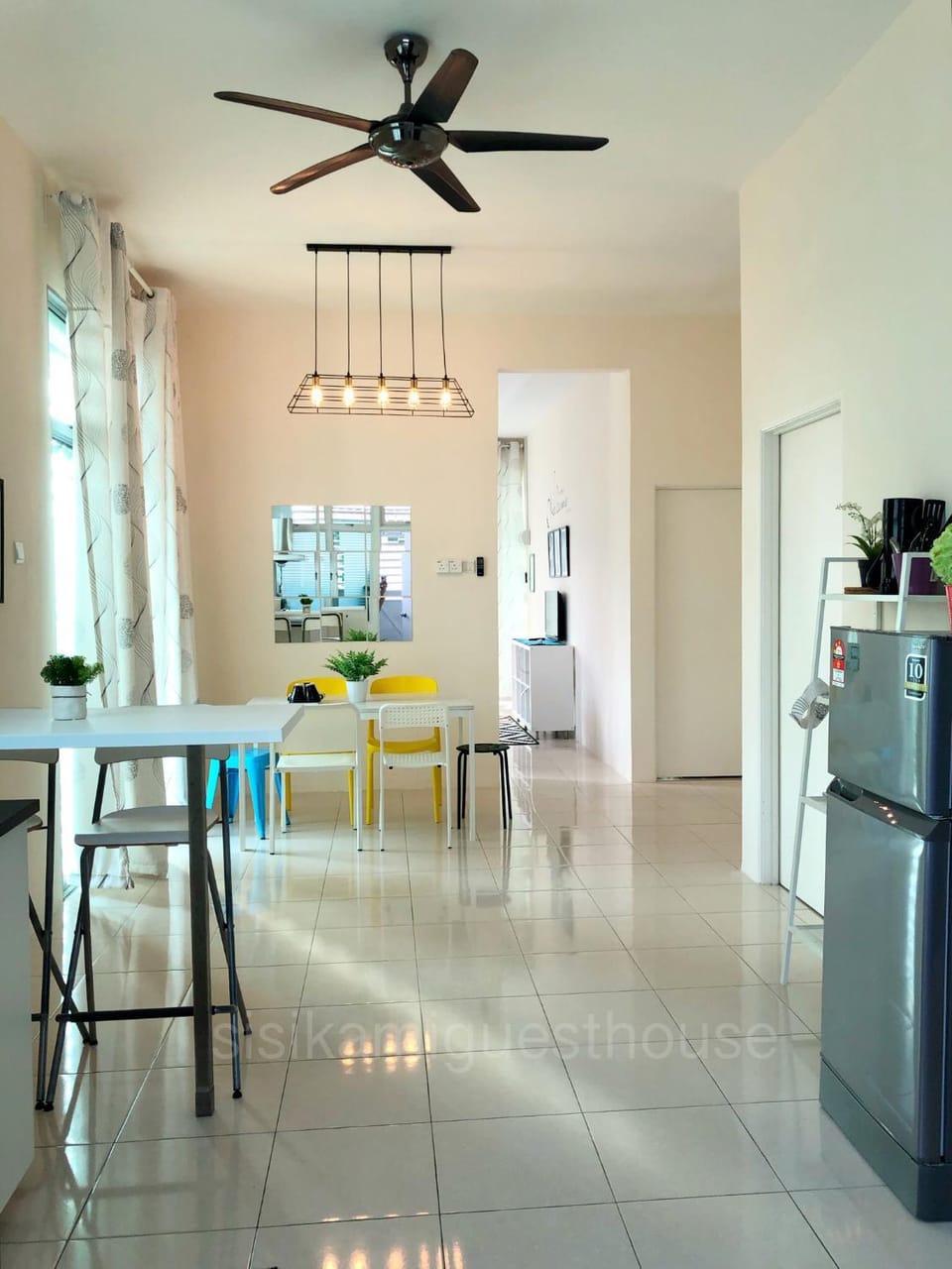 Kitchen or kitchenette, Seating area