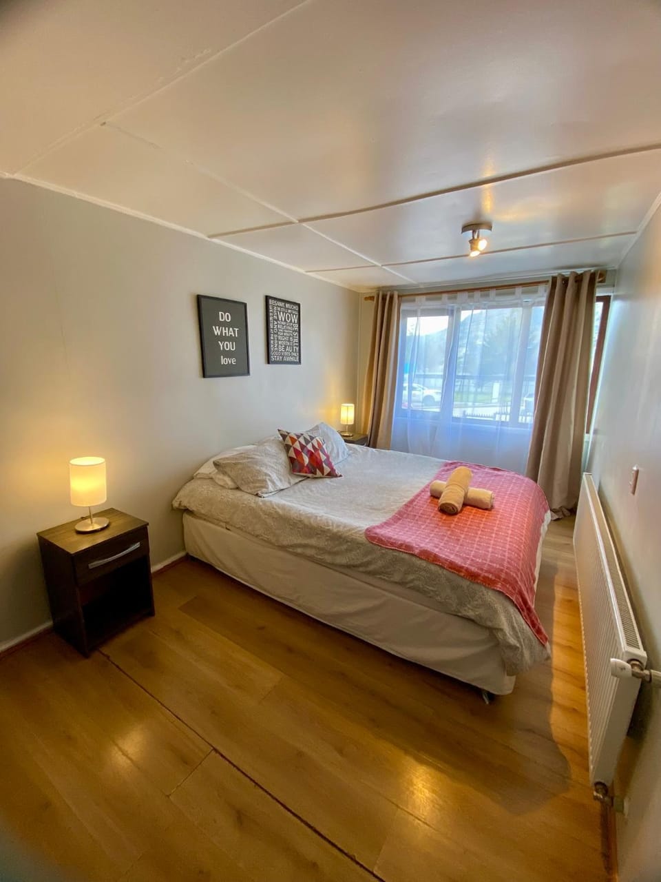 Bed, Photo of the whole room, towels