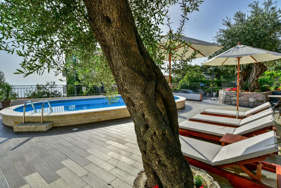 Pool view, Swimming pool, Swimming pool, sunbed, sunbed