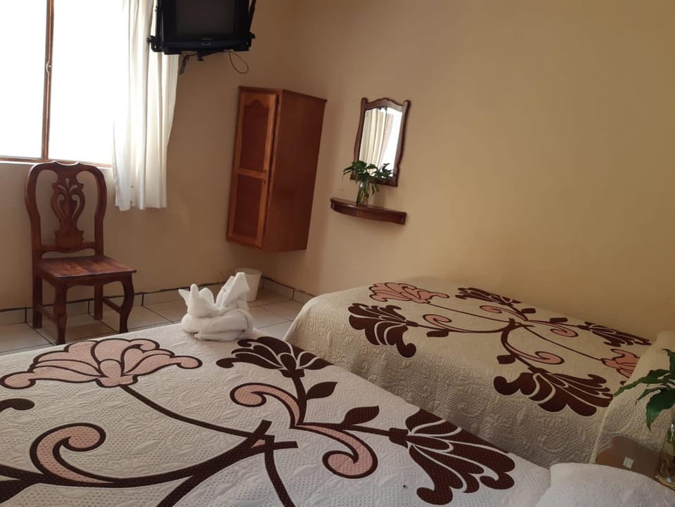 Bed, TV and multimedia, Bedroom