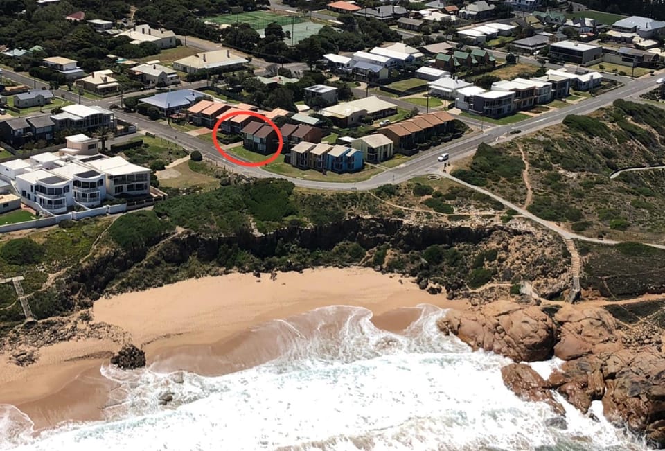 Neighbourhood, Natural landscape, Bird's eye view, Beach, Sea view