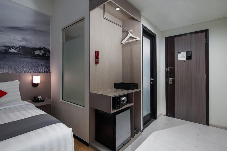 Bedroom, wardrobe