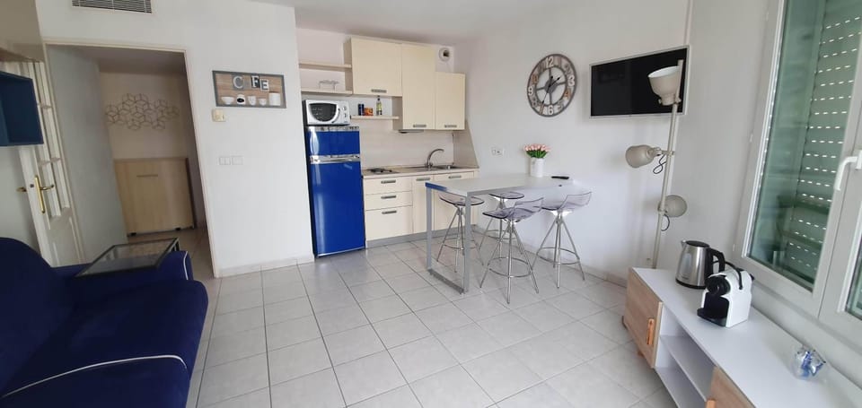 Coffee/tea facilities, Living room, Dining area