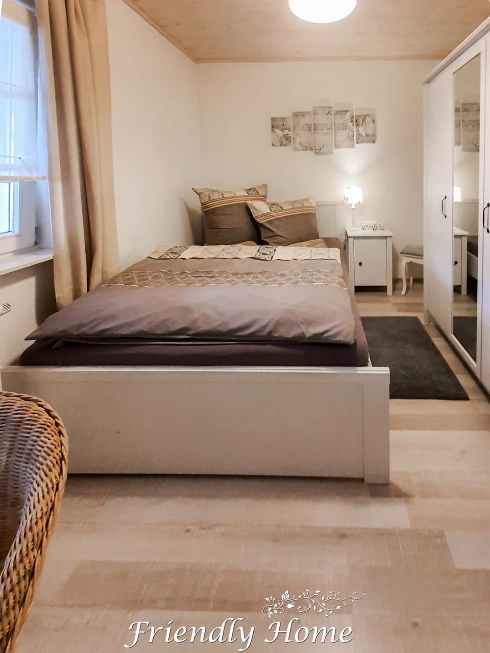 Bed, Photo of the whole room, Bedroom