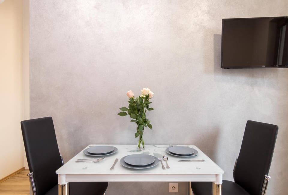 TV and multimedia, Dining area
