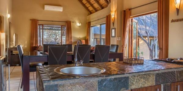 Seating area, Dining area, kitchen