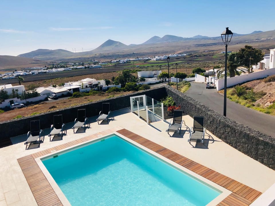 Facade/entrance, Swimming pool, Swimming pool