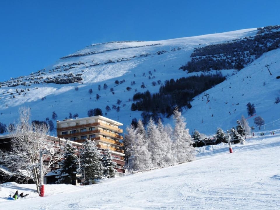 Skiing, Mountain view