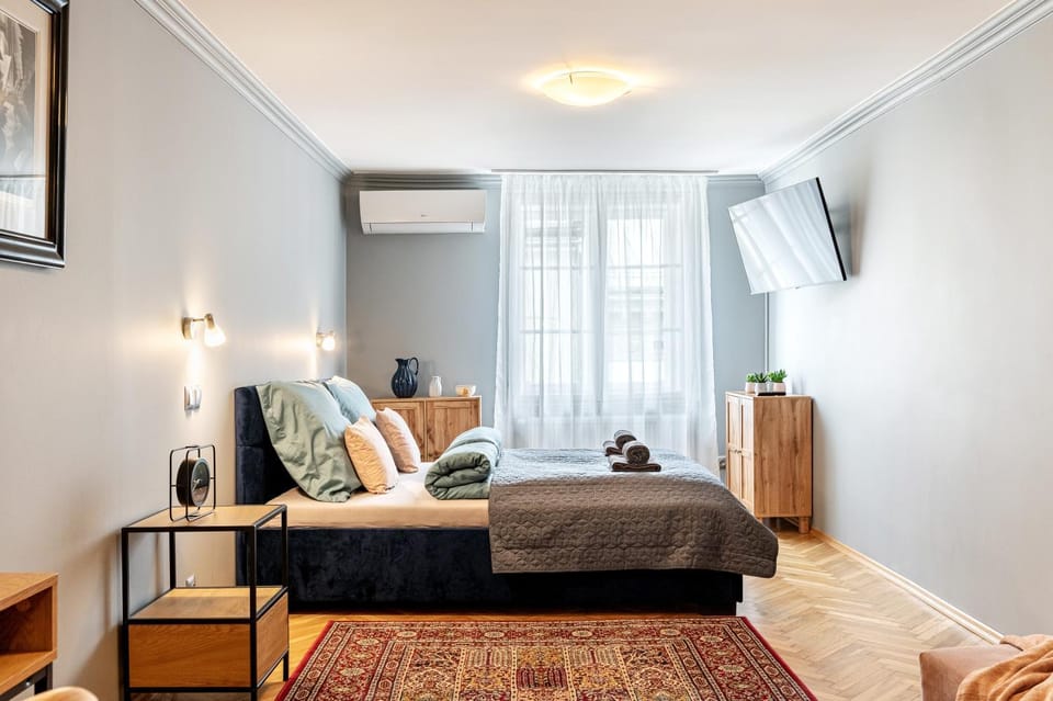 Living room, Photo of the whole room, Seating area