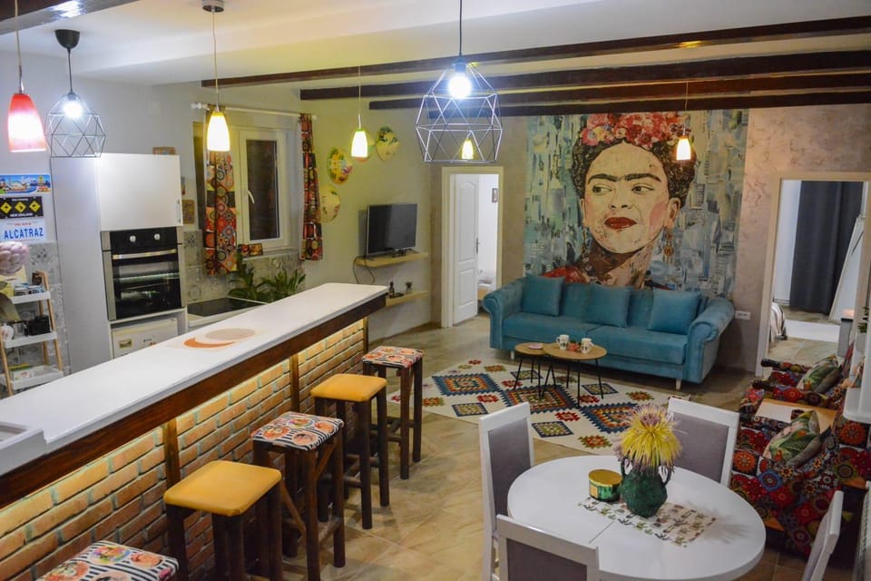 Kitchen or kitchenette, Living room, Seating area