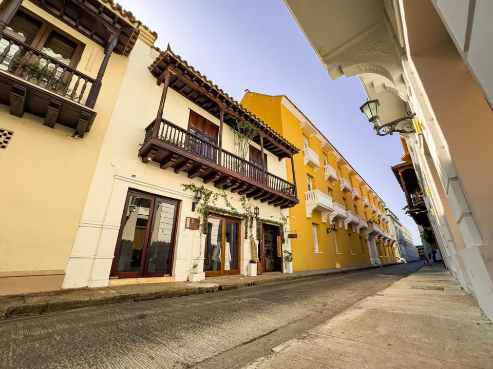 Property building, Day, Neighbourhood, City view, Street view