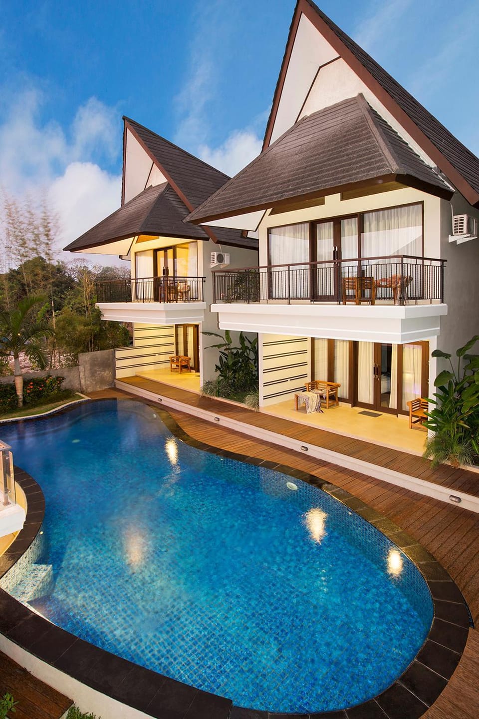 Property building, Swimming pool, Swimming pool