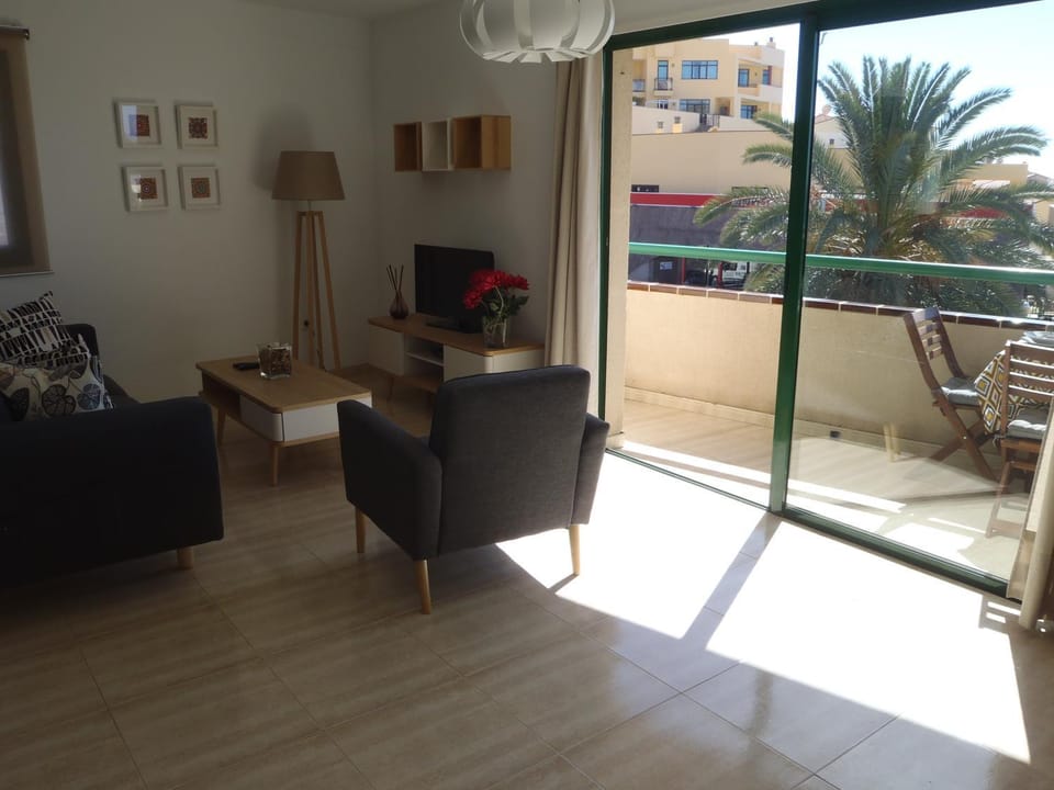 Communal lounge/ TV room, Photo of the whole room, Decorative detail
