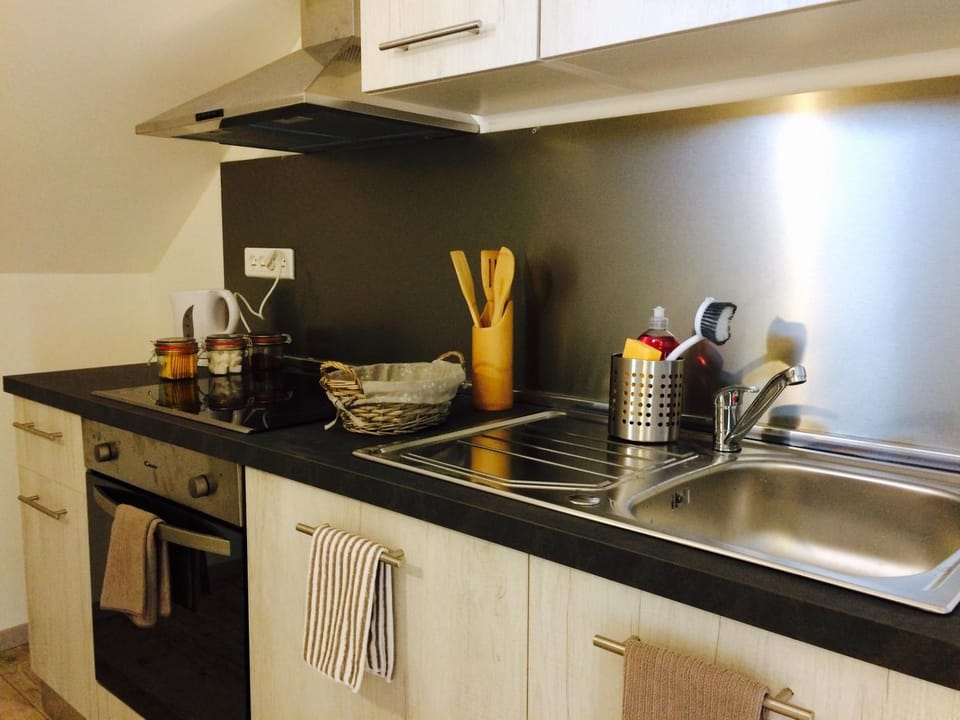 Coffee/tea facilities, Kitchen or kitchenette