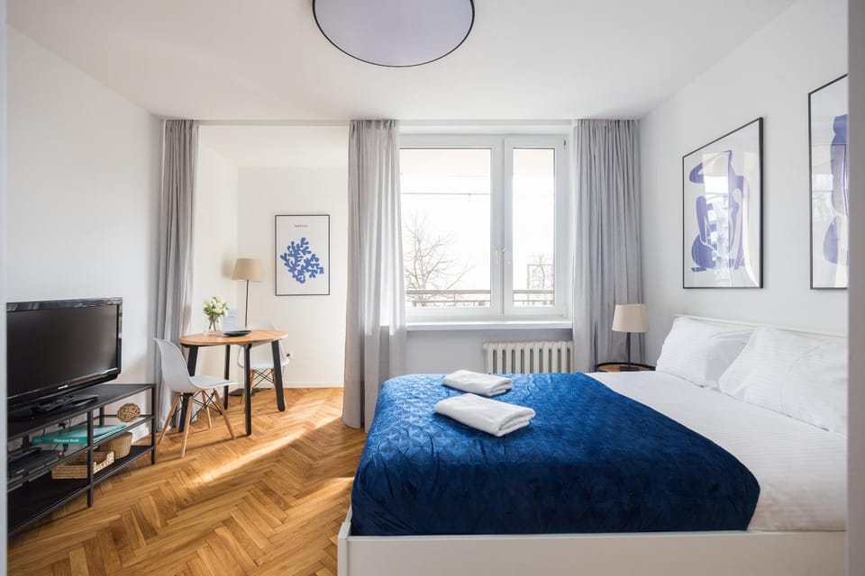 Bed, TV and multimedia, Dining area, Bedroom, internet, towels
