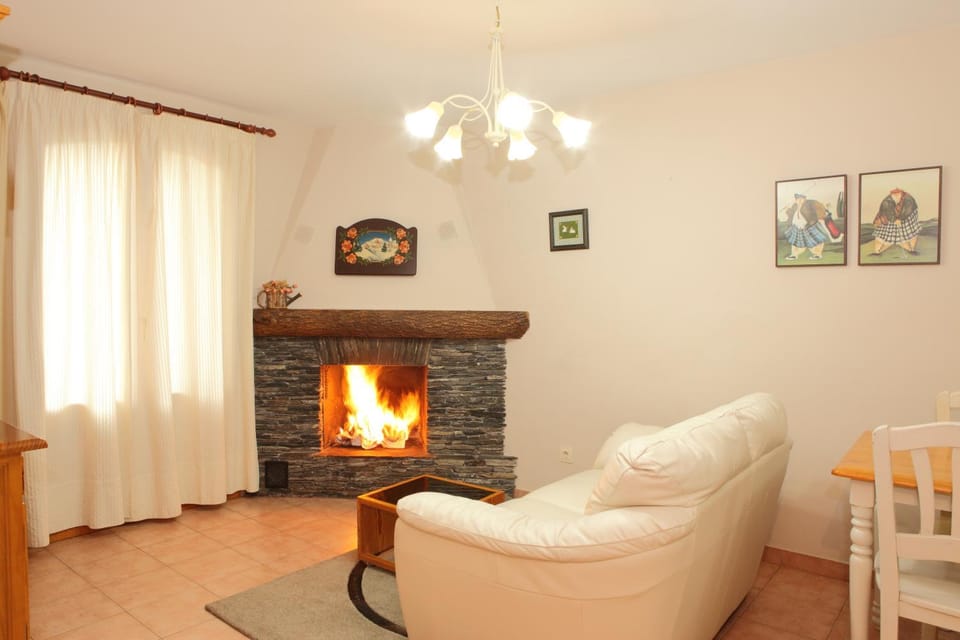 Day, Living room